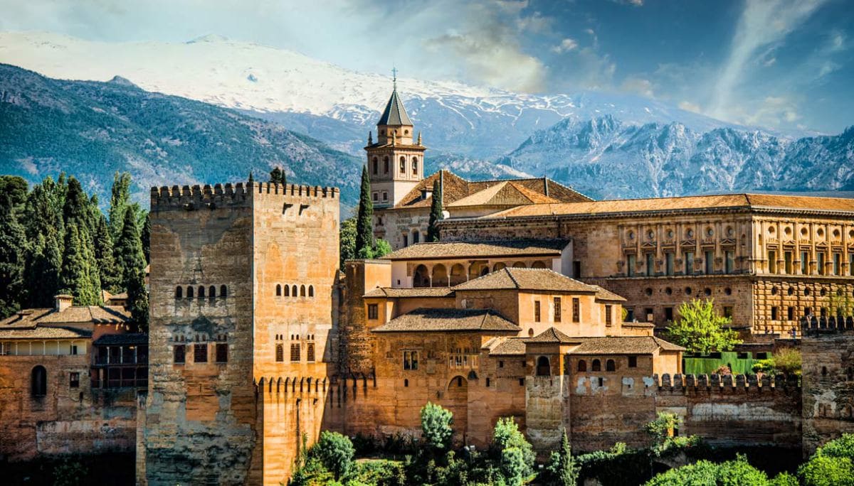Granada - Thành phố cổ kính xinh đẹp của Tây Ban Nha