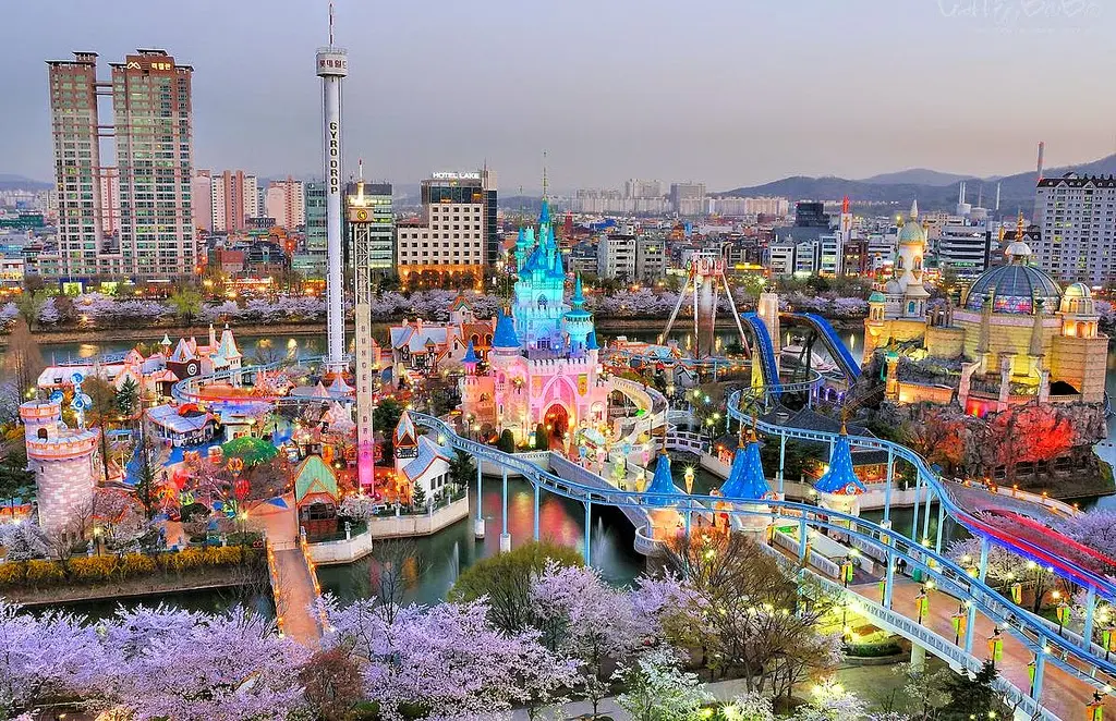 Lotte World - Một trong những khu vui chơi giải trí lớn nhất Hàn Quốc!